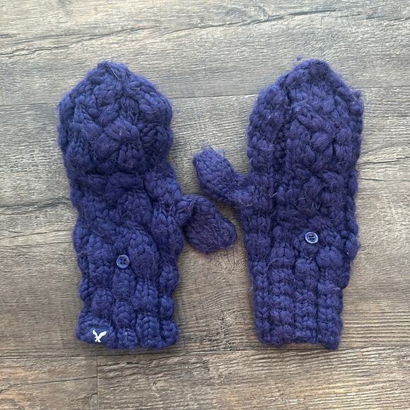 American Eagle Outfitters Wool Blend Chunky Knit Scarf and Fingerless Gloves - Picture 9 of 9